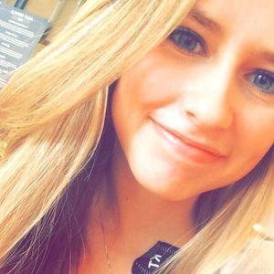 Meet your Posher, Mollee